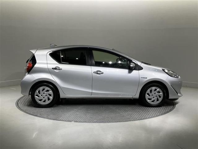 アクア Ｓスタイルブラック　バックモニタ－　地デジフルセグ　ナビＴＶ　イモビライザー　スマートキープッシュスタート　１オーナー　ＥＴＣ付き　Ｗエアバッグ　キーフリ　メモリーナビゲーション　横滑り防止装置付き　ＤＶＤプレーヤー（3枚目）