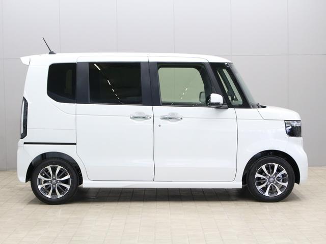 Ｎ－ＢＯＸカスタム ベースグレード　届出済未使用車　電動スライド　電子パーキング　渋滞追従クルコン　衝突軽減　誤発進抑制　革ハンドル　ハーフレザー　前席シートヒーター　シートバックテーブル　ロールサンシェード　パドルシフト　純正１４ＡＷ（20枚目）