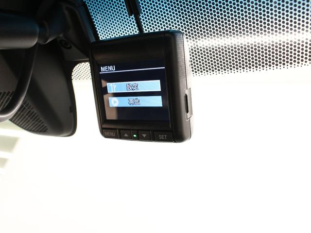 ヴェゼル Ｘ・ホンダセンシング　純正ナビ　フルセグＴＶ　バックカメラ　Ｂｌｕｅｔｏｏｔｈ　電子パーキング　オートブレーキホールド　衝突軽減　レーダークルーズ　誤発進抑制　ＬＥＤヘッド　サイドカーテンエアバック　本革巻ステアリング（8枚目）
