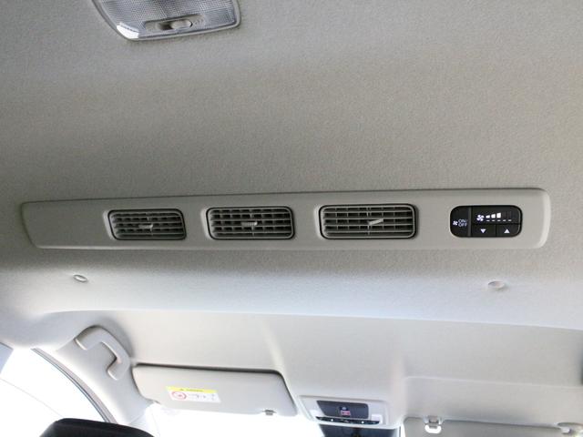 フリード エアーＥＸ　純正１１．４型ナビ　両側パワスラ　リアクーラー　フルセグＴＶ　ＤＶＤ再生　急速充電ＵＳＢ　ロールサンシェード　運転席＆助手席シートヒーター　衝突軽減　レーダークルーズ　サイドカーテンエアバッグシステム（10枚目）