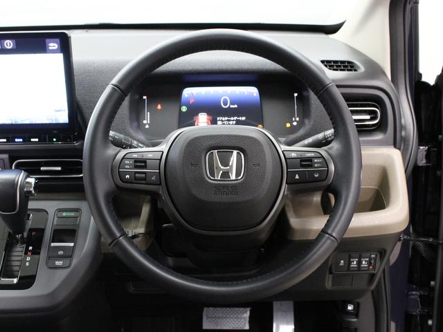 フリード エアーＥＸ　純正１１．４型ナビ　両側パワスラ　リアクーラー　フルセグＴＶ　ＤＶＤ再生　急速充電ＵＳＢ　ロールサンシェード　運転席＆助手席シートヒーター　衝突軽減　レーダークルーズ　サイドカーテンエアバッグシステム（12枚目）