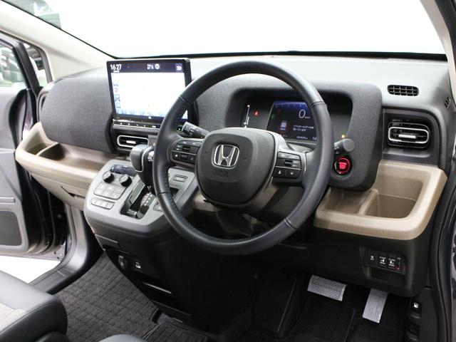 フリード エアーＥＸ　純正１１．４型ナビ　両側パワスラ　リアクーラー　フルセグＴＶ　ＤＶＤ再生　急速充電ＵＳＢ　ロールサンシェード　運転席＆助手席シートヒーター　衝突軽減　レーダークルーズ　サイドカーテンエアバッグシステム（17枚目）