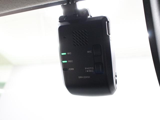 WR-V Z 純正ディスプレイオーディオ 前後ドラレコ バックカメラ 純正17インチAW 衝突軽減 路外逸脱抑制 レーダークルーズ 誤発進抑制 オートハイビーム LEDヘッド パドルシフト ワンオーナー 禁煙車(8枚目)