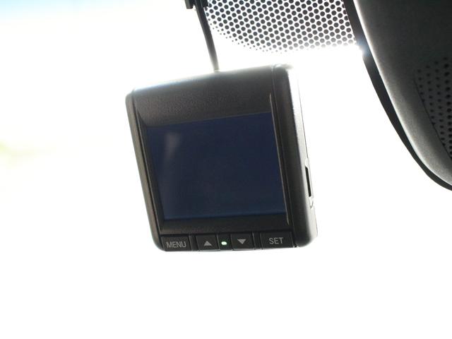 【ドライブレコーダー】ドライブレコーダーが装着されております。もしもの時に録画してくれる優れもの！！人気の装備です！！