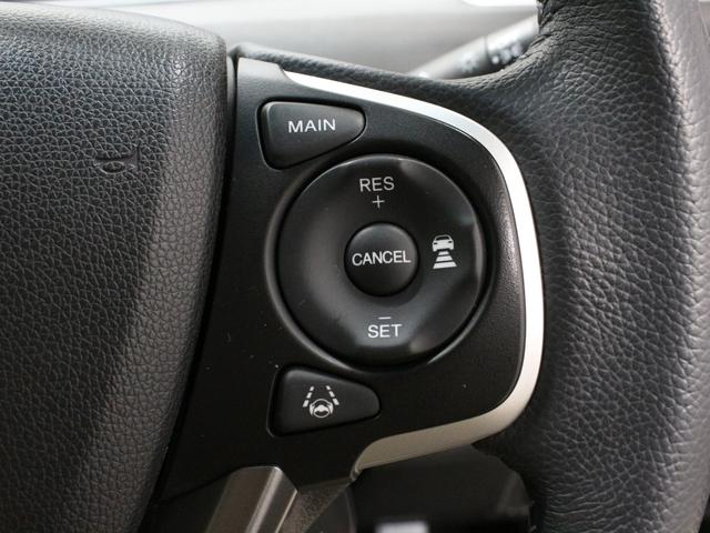 フリード Ｇ・ホンダセンシング　純正ナビ　両側パワスラ　ハーフレザー　本革巻きステアリング　ＬＥＤアクティブコーナリングライト　純正１５インチＡＷ　オートリトラミラー　シートヒーター　スマートキー　シートヒータ　禁煙車　ワンオーナー（8枚目）