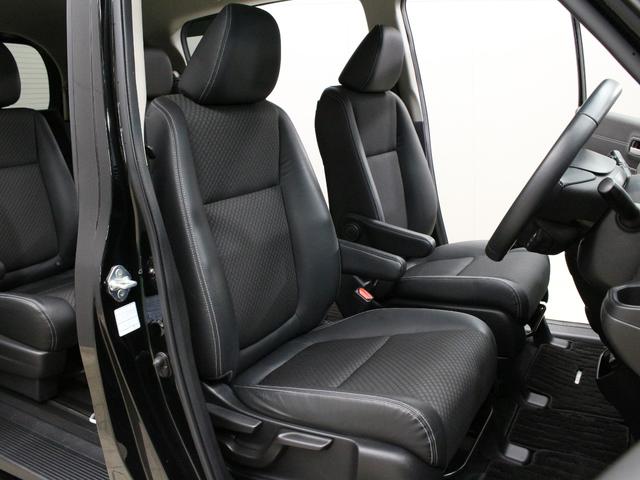 フリード Ｇ・ホンダセンシング　純正ナビ　両側パワスラ　ハーフレザー　本革巻きステアリング　ＬＥＤアクティブコーナリングライト　純正１５インチＡＷ　オートリトラミラー　シートヒーター　スマートキー　シートヒータ　禁煙車　ワンオーナー（13枚目）