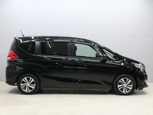 フリード Ｇ・ホンダセンシング　純正ナビ　両側パワスラ　ハーフレザー　本革巻きステアリング　ＬＥＤアクティブコーナリングライト　純正１５インチＡＷ　オートリトラミラー　シートヒーター　スマートキー　シートヒータ　禁煙車　ワンオーナー（25枚目）