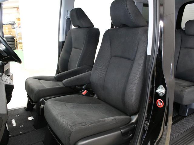 ステップワゴンスパーダ Ｚ　８型ナビ　後席モニター　両側パワスラ　フルセグＴＶ　Ｂｌｕｅｔｏｏｔｈ　ＤＶＤ／ＣＤ　スマートキー　本革巻ステアリング　ディスチャージヘッド　アクティブコーナリングライト　パドルシフト　ＥＴＣ　禁煙車（16枚目）