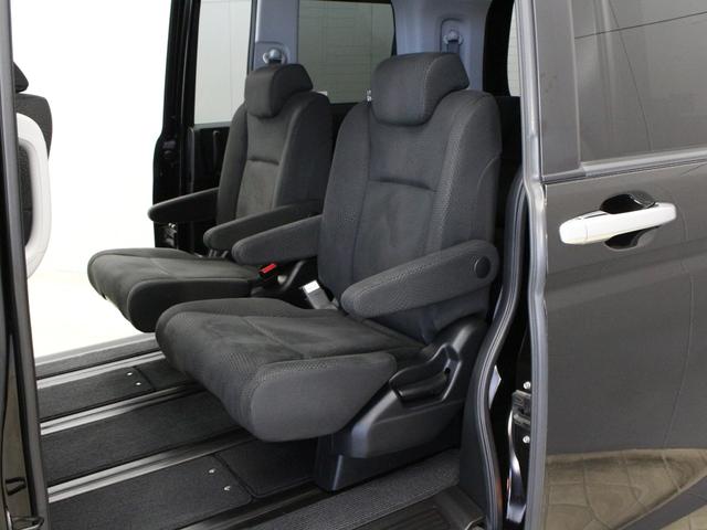 ステップワゴンスパーダ Ｚ　８型ナビ　後席モニター　両側パワスラ　フルセグＴＶ　Ｂｌｕｅｔｏｏｔｈ　ＤＶＤ／ＣＤ　スマートキー　本革巻ステアリング　ディスチャージヘッド　アクティブコーナリングライト　パドルシフト　ＥＴＣ　禁煙車（17枚目）