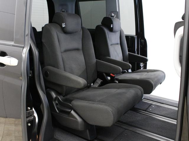 ステップワゴンスパーダ Ｚ　８型ナビ　後席モニター　両側パワスラ　フルセグＴＶ　Ｂｌｕｅｔｏｏｔｈ　ＤＶＤ／ＣＤ　スマートキー　本革巻ステアリング　ディスチャージヘッド　アクティブコーナリングライト　パドルシフト　ＥＴＣ　禁煙車（18枚目）