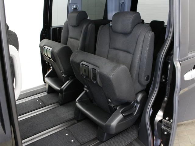 ステップワゴンスパーダ Ｚ　８型ナビ　後席モニター　両側パワスラ　フルセグＴＶ　Ｂｌｕｅｔｏｏｔｈ　ＤＶＤ／ＣＤ　スマートキー　本革巻ステアリング　ディスチャージヘッド　アクティブコーナリングライト　パドルシフト　ＥＴＣ　禁煙車（19枚目）