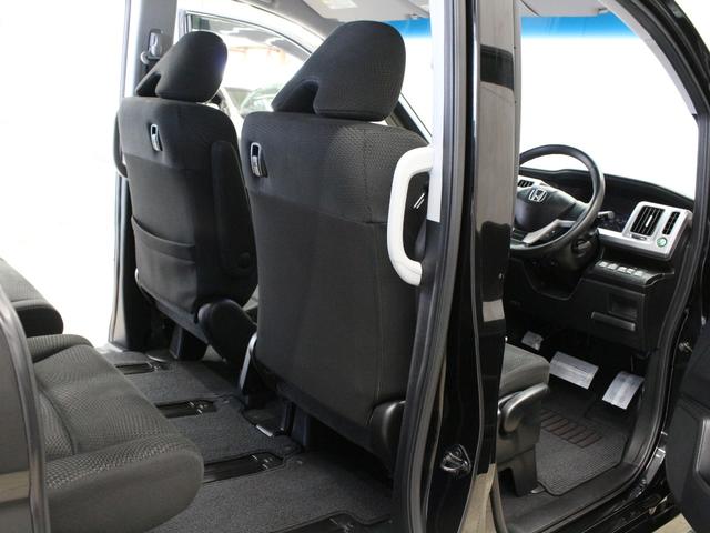 ステップワゴンスパーダ Ｚ　８型ナビ　後席モニター　両側パワスラ　フルセグＴＶ　Ｂｌｕｅｔｏｏｔｈ　ＤＶＤ／ＣＤ　スマートキー　本革巻ステアリング　ディスチャージヘッド　アクティブコーナリングライト　パドルシフト　ＥＴＣ　禁煙車（23枚目）