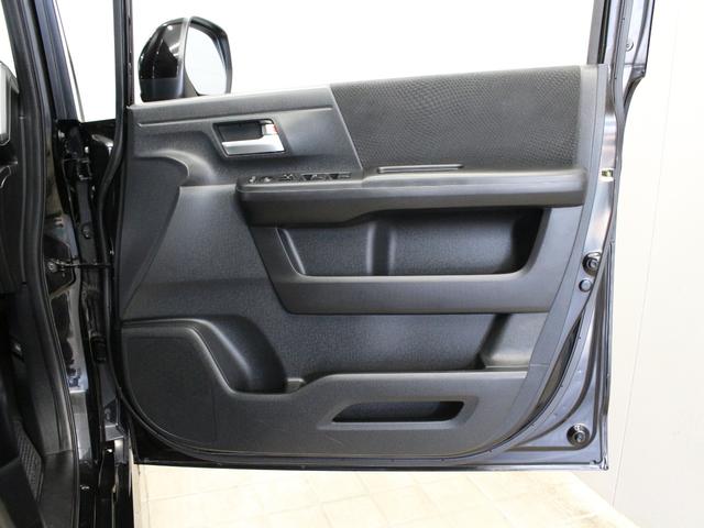 ステップワゴンスパーダ Ｚ　８型ナビ　後席モニター　両側パワスラ　フルセグＴＶ　Ｂｌｕｅｔｏｏｔｈ　ＤＶＤ／ＣＤ　スマートキー　本革巻ステアリング　ディスチャージヘッド　アクティブコーナリングライト　パドルシフト　ＥＴＣ　禁煙車（55枚目）