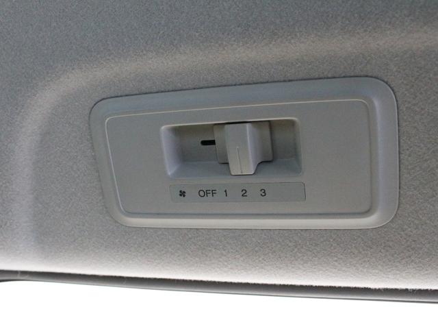 ステップワゴンスパーダ Ｚ　８型ナビ　後席モニター　両側パワスラ　フルセグＴＶ　Ｂｌｕｅｔｏｏｔｈ　ＤＶＤ／ＣＤ　スマートキー　本革巻ステアリング　ディスチャージヘッド　アクティブコーナリングライト　パドルシフト　ＥＴＣ　禁煙車（59枚目）