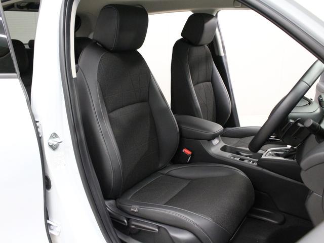 ヴェゼル ｅ：ＨＥＶＺ　弊社試乗車　純正ナビ　マルチビュー　ブラインドスポット　後退出庫サポート　レーダークルーズ　シートヒーター　ステアリングヒーター　コンビシート　パワーテールゲート　オートリトラミラー　ＥＴＣ２．０（15枚目）