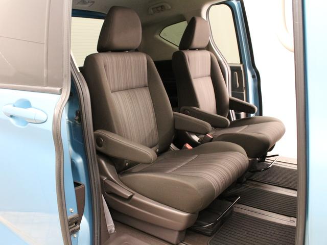 フリード Ｇ・ホンダセンシング　純正ナビ　１１インチ後席モニター　両側パワスラ　フルセグＴＶ　ドラレコ　バックカメラ　衝突軽減　路外逸脱抑制　誤発進抑制　レーダークルーズ　スマートキー　ロールサンシェード　ワンオーナー　禁煙車（15枚目）