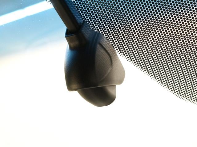 ステップワゴンスパーダ e:HEVスパーダG・EXホンダセンシング 純正10型メモリーナビ 純正11.6型後席モニター わくわくゲート 両側パワスラ 衝突軽減 誤発進抑制 渋滞追従機能付クルコン バックカメラ 純正16インチAW LEDヘッド 禁煙車 ワンオーナー(9枚目)