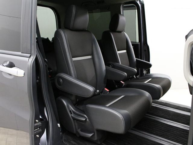 ステップワゴンスパーダ e:HEVスパーダG・EXホンダセンシング 純正10型メモリーナビ 純正11.6型後席モニター わくわくゲート 両側パワスラ 衝突軽減 誤発進抑制 渋滞追従機能付クルコン バックカメラ 純正16インチAW LEDヘッド 禁煙車 ワンオーナー(14枚目)