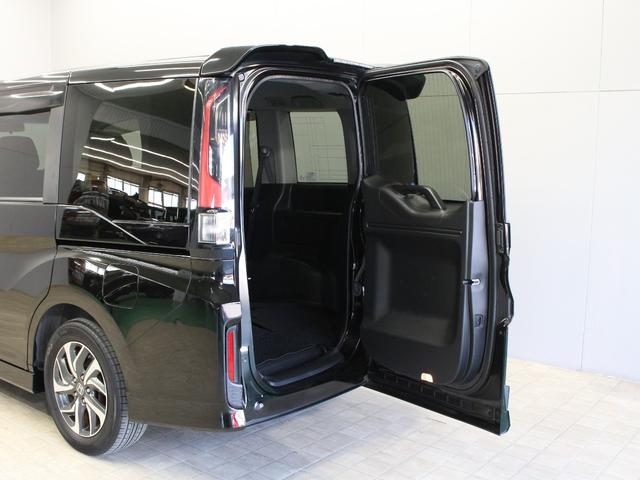 ステップワゴンスパーダ スパーダホンダセンシング　８人乗り　純正ナビ　フリップダウン　わくわくゲート　両側パワスラ　前後ドラレコ　バックカメラ　純正１６インチＡＷ　ＬＥＤヘッド　衝突軽減　レーダークルーズ　路外逸脱抑制機能　誤発進抑制機能　禁煙車（10枚目）