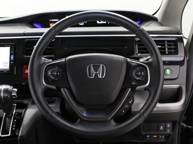 ステップワゴンスパーダ スパーダホンダセンシング　８人乗り　純正ナビ　フリップダウン　わくわくゲート　両側パワスラ　前後ドラレコ　バックカメラ　純正１６インチＡＷ　ＬＥＤヘッド　衝突軽減　レーダークルーズ　路外逸脱抑制機能　誤発進抑制機能　禁煙車（14枚目）