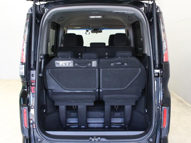 ステップワゴンスパーダ スパーダホンダセンシング　８人乗り　純正ナビ　フリップダウン　わくわくゲート　両側パワスラ　前後ドラレコ　バックカメラ　純正１６インチＡＷ　ＬＥＤヘッド　衝突軽減　レーダークルーズ　路外逸脱抑制機能　誤発進抑制機能　禁煙車（18枚目）