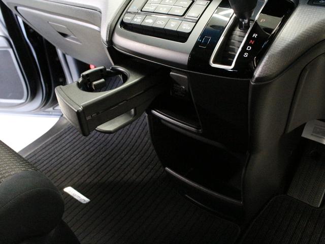 ステップワゴンスパーダ スパーダホンダセンシング　８人乗り　純正ナビ　フリップダウン　わくわくゲート　両側パワスラ　前後ドラレコ　バックカメラ　純正１６インチＡＷ　ＬＥＤヘッド　衝突軽減　レーダークルーズ　路外逸脱抑制機能　誤発進抑制機能　禁煙車（79枚目）