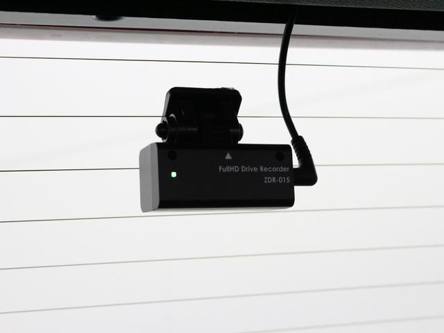 ヴェゼル ハイブリッドZ メモリーナビ バックカメラ 前後ドラレコ ワンオーナー 禁煙 電子パーキング ブレーキホールド クルーズコントロール シートヒーター 衝突軽減ブレーキ 誤発進抑制 コンビシート 純正17インチAW(9枚目)