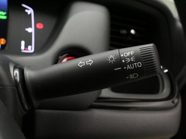 フィット ｅ：ＨＥＶホーム　８型ディスプレイオーディオ　ドラレコ前後　ＬＥＤヘッド　ハーフレザーシート　電子パーキング　衝突軽減　誤発進抑制　レーダークルーズ　本革ステアリング　サイドカーテンエアバック　禁煙車　ワンオーナー（56枚目）