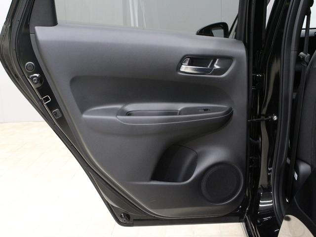 フィット ｅ：ＨＥＶホーム　８型ディスプレイオーディオ　ドラレコ前後　ＬＥＤヘッド　ハーフレザーシート　電子パーキング　衝突軽減　誤発進抑制　レーダークルーズ　本革ステアリング　サイドカーテンエアバック　禁煙車　ワンオーナー（62枚目）