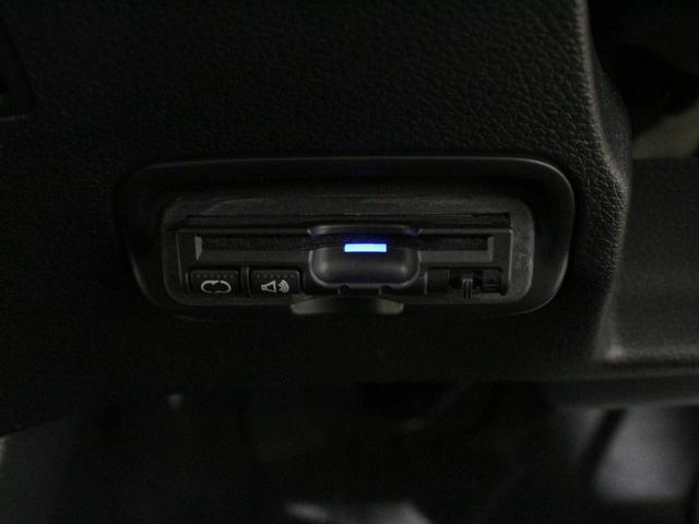 ヴェゼル ハイブリッドＺ　純正ナビ　フルセグＴＶ　バックカメラ　電子パーキング　Ｂｌｕｅｔｏｏｔｈ　ＣＤ　ＤＶＤ再生可　シートヒーター　クルーズコントロール　衝突軽減　誤発進抑制　ＬＥＤヘッド　禁煙車　ワンオーナ　ＥＴＣ（9枚目）