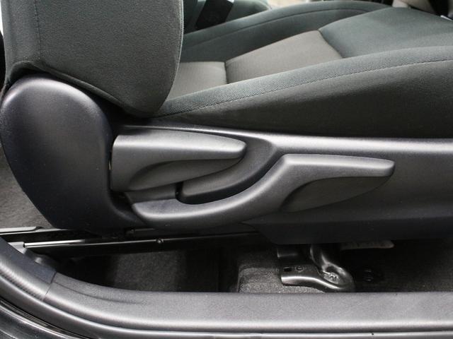 アクア Ｓスタイルブラック　純正ナビ　フルセグＴＶ　ドラレコ　バックカメラ　Ｂｌｕｅｔｏｏｔｈ　衝突軽減　車線逸脱防止支援システム　シートヒーター　スマートキー　ＬＥＤヘッド　オートライト　プッシュスタート　ＥＴＣ　禁煙車（26枚目）