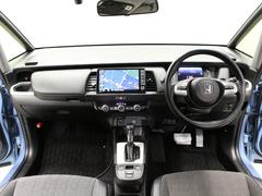 シンプルでスタイリッシュなインパネ周りです！飽きのこないデザインです。 5