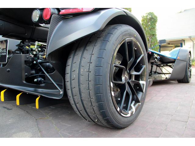 イギリスその他 　ＢＡＣ　ＭＯＮＯ　ＦＯＲＤ　２．５Ｌ　３０５ｂｈｐ　セミオートマチックパドルシフター　スチールチューブラーフレーム　カーボンボディーパネル　カーボンセラミックブレーキ　ＤＹＭＡＧカーボンリムホイール（12枚目）