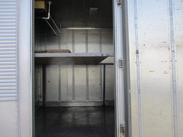 エルフトラック 　冷蔵冷凍車　トラック　ＭＴ　ＥＴＣ　スマートキー　電動格納ミラー　アルミホイール　エアコン　パワーステアリング　パワーウィンドウ　運転席エアバッグ（11枚目）
