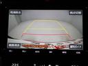 バックモニター装着車は後退時の強い味方です♪車庫入れや縦列駐車の際、後退操作の参考になるガイドラインをナビ画面に表示します。