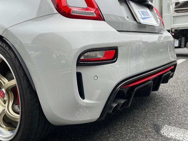 アバルト595 コンペティツィオーネ 社外ナビ フルセグTV バックカメラ ETC サベルトシート Bキャリパー レコモン 社外17AW 専用カーボンステアリング&エクステリア コニ製サス パドルシフト タイベル交換済 6ヶ月保証付き(35枚目)