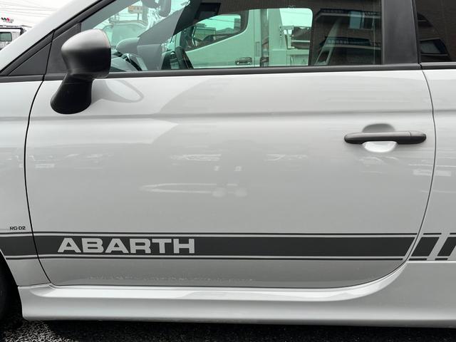 アバルト595 コンペティツィオーネ 社外ナビ フルセグTV バックカメラ ETC サベルトシート Bキャリパー レコモン 社外17AW 専用カーボンステアリング&エクステリア コニ製サス パドルシフト タイベル交換済 6ヶ月保証付き(41枚目)