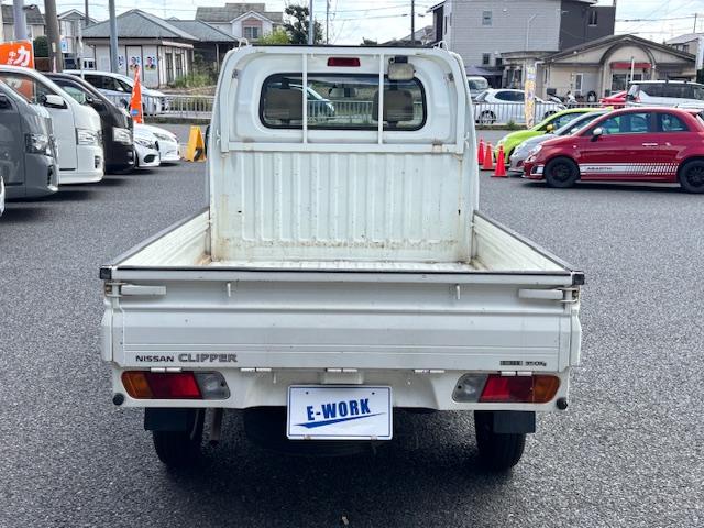 クリッパートラック DX 5速マニュアル パワステ 三方開 エアコン ETC AM/FMラジオ ヘッドライトレベライザー  運転席エアーバック 作業灯(10枚目)