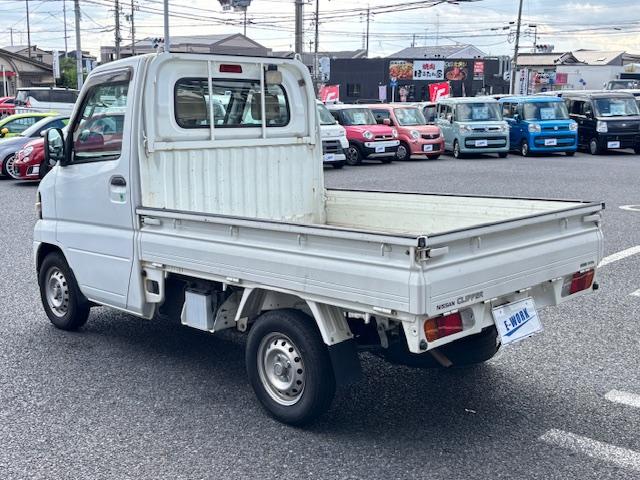 クリッパートラック DX 5速マニュアル パワステ 三方開 エアコン ETC AM/FMラジオ ヘッドライトレベライザー  運転席エアーバック 作業灯(11枚目)