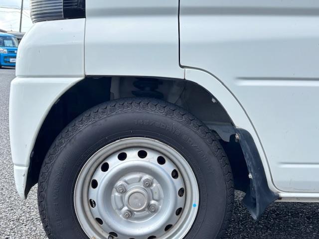 クリッパートラック DX 5速マニュアル パワステ 三方開 エアコン ETC AM/FMラジオ ヘッドライトレベライザー  運転席エアーバック 作業灯(17枚目)