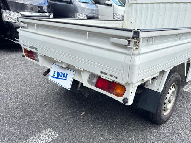 クリッパートラック DX 5速マニュアル パワステ 三方開 エアコン ETC AM/FMラジオ ヘッドライトレベライザー  運転席エアーバック 作業灯(29枚目)