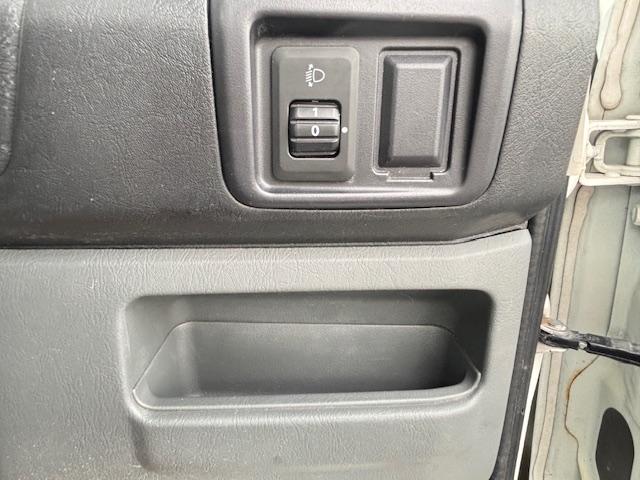 クリッパートラック DX 5速マニュアル パワステ 三方開 エアコン ETC AM/FMラジオ ヘッドライトレベライザー  運転席エアーバック 作業灯(46枚目)
