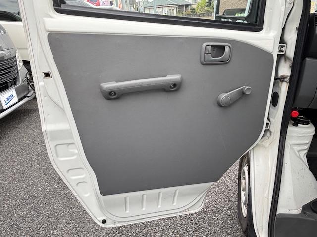 クリッパートラック DX 5速マニュアル パワステ 三方開 エアコン ETC AM/FMラジオ ヘッドライトレベライザー  運転席エアーバック 作業灯(56枚目)