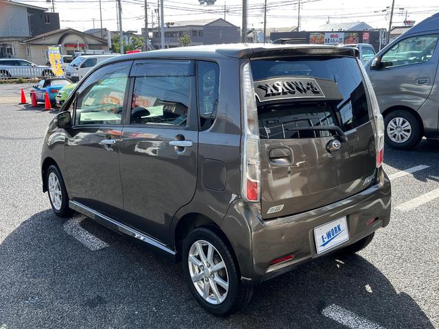 ムーヴ カスタム　Ｘリミテッド　純正メモリーナビ　ワンセグＴＶ　ＣＤ　ＡＭ／ＦＭ　バックカメラ　オートＡＣ　純正１４ＡＷ　ウインカーミラー　ＨＩＤライト　フォグライト　ベンチシート　オートライト　センターメーター　プッシュスタート（8枚目）