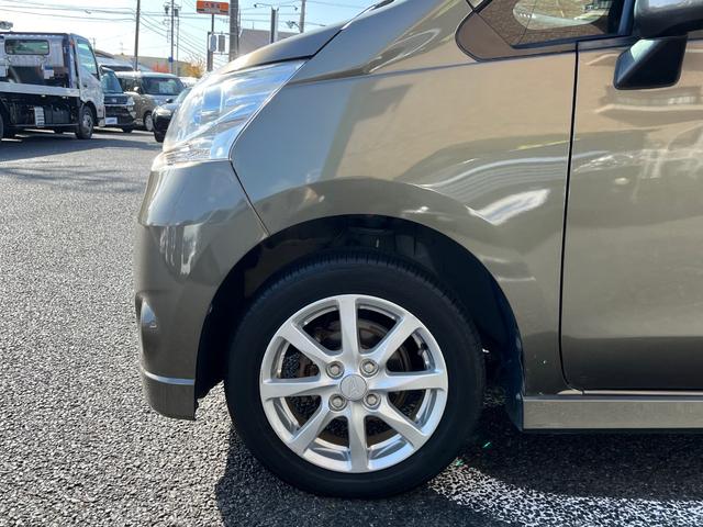 ムーヴ カスタム　Ｘリミテッド　純正メモリーナビ　ワンセグＴＶ　ＣＤ　ＡＭ／ＦＭ　バックカメラ　オートＡＣ　純正１４ＡＷ　ウインカーミラー　ＨＩＤライト　フォグライト　ベンチシート　オートライト　センターメーター　プッシュスタート（32枚目）