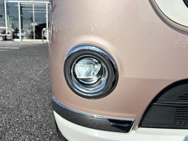 ムーヴキャンバス Ｘリミテッドメイクアップ　ＳＡＩＩ　アイドリングストップ　衝突被害軽減システム　両側パワースライドドア　スマートキー　ナビ　ＴＶ　アラウンドビューモニター　ＥＴＣ　オートエアコン　パワーウィンドウ　電動格納ミラー（31枚目）