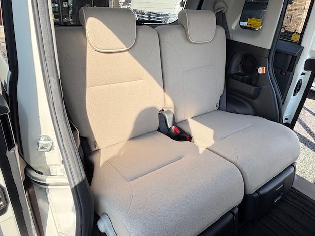 ムーヴキャンバス Ｘリミテッドメイクアップ　ＳＡＩＩ　アイドリングストップ　衝突被害軽減システム　両側パワースライドドア　スマートキー　ナビ　ＴＶ　アラウンドビューモニター　ＥＴＣ　オートエアコン　パワーウィンドウ　電動格納ミラー（69枚目）