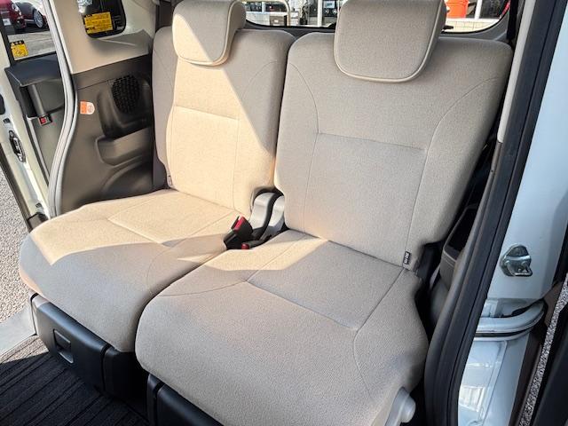 ムーヴキャンバス Ｘリミテッドメイクアップ　ＳＡＩＩ　アイドリングストップ　衝突被害軽減システム　両側パワースライドドア　スマートキー　ナビ　ＴＶ　アラウンドビューモニター　ＥＴＣ　オートエアコン　パワーウィンドウ　電動格納ミラー（70枚目）