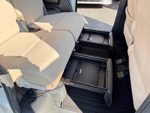 ムーヴキャンバス Ｘリミテッドメイクアップ　ＳＡＩＩ　アイドリングストップ　衝突被害軽減システム　両側パワースライドドア　スマートキー　ナビ　ＴＶ　アラウンドビューモニター　ＥＴＣ　オートエアコン　パワーウィンドウ　電動格納ミラー（71枚目）