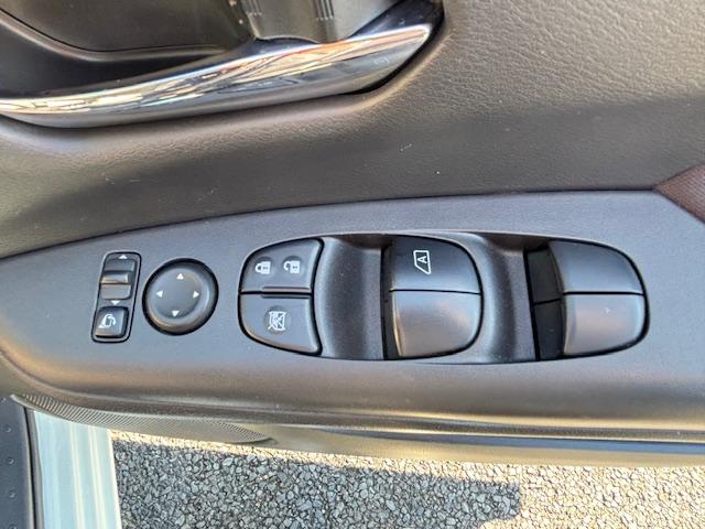 セレナ ハイウェイスター エマージェンシーブレーキ 両側パワースライドドア スマートキー LEDヘッドライト クルコン 純正ナビ TV Bluetooth接続 バックカメラ ETC 後席フリップダウンモニター(54枚目)